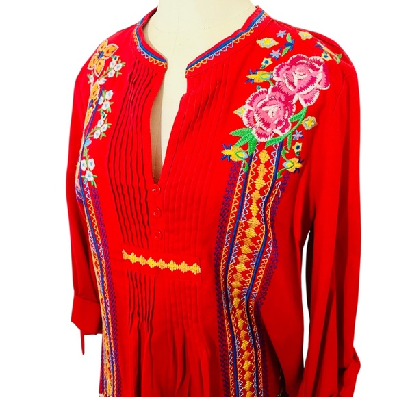 NWT Calessa Red Serape Embroidered Floral Tunic Top Medium - Picture 2 of 7